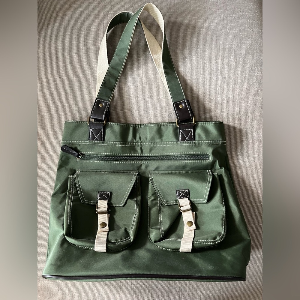 Army Green Tote Bag Nylon lots of pockets great for every day or laptop work